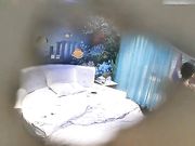 精品酒店偷拍活泼性感的美女见闺蜜和她男友走了迫不及待的骑在男友身上求操,2人一起尝试高难度操逼姿势.国语!