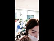 网吧色诱保安,男问:你干嘛?你是做什么的,女说:你干我就好了,问那么多干嘛!