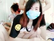 一王三后堪比帝王般享受又骚又浪白肤姐妹三人轮班服侍一根屌完美露脸淫乱直播