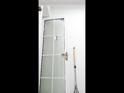 居家美少妇dior美女露脸吃木瓜要丰胸 主动伺候床上的男友 口交大鸡巴上位没干一会就射了浴室冲洗逼逼