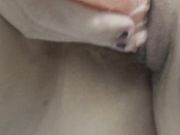 非常入戏的外围模特拍摄卖肉宣传片摄影师给她一个假屌让她尽情发挥这JB又舔又插玩的特销魂720P高清