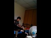 大学情侣逃课到学校附近旅馆开房打炮自拍-完事后怕老板发现还把自己用过的纸装起来带走-妹子的胸真挺