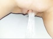 爆乳女神微博红人糖糖粉嫩小逼公园嘘嘘冲刷粉嫩美鲍骑乘肉棒娃娃抽插