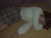 夜店下药刚读大学涉世未深的白嫩小姑娘带回住所各种玩弄