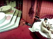 单位中年男领导和漂亮女下属酒店偷情,男的真猛干完后女的睡着了还不放过继续把她操醒,干完后接着又操!国语_cli