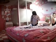 豪华酒店超性感白嫩美女与男友和他朋友旅游商量后让他朋友操了一次!