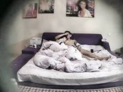 怀旧主题宾馆受伤缠着纱布也不耽误打炮床上缠绵挑逗呻吟刺激