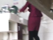 坐盗最新流出某美容培训中心女厕偷拍这的妹子不管老嫩喜欢对着镜子臭美