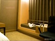 土豪酒店约操高颜值性感高挑大长腿美女嫩模,黑丝高跟包臀裙猛操,爽的大叫：你的好大,好痒