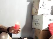 颜值不错贫乳萌妹子第六部 玩SM手铐小皮鞭带毛毛虫指套扣逼不要错过