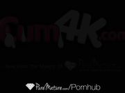 身材火辣熟女调教青涩少年如何插菊花