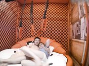 主题情趣宾馆楞头男让女友浪穿上情趣衣跳骚舞女上位屁股扭的带感全程