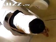 国内某会所厕所偷拍 抓紧时间来一发