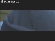 少妇家中3P偷情 激烈到一半老公来电话了