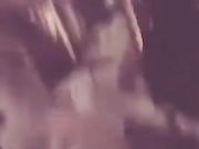 多人淫乱KTV包厢裸体用逼吸烟