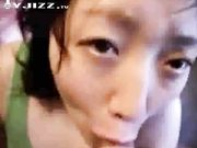 G奶萌妹穿谨慎小背心给我吹箫 舌技很棒