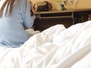 纯情蓝衣少女被我自己脱光给我舔鸡巴