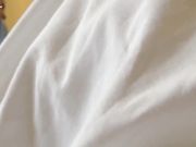 纯情蓝衣少女被我自己脱光给我舔鸡巴