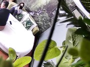 胸大貌美的气质美女酒店被又胖鸡鸡又短的胖男刚操一会就干不动了,美女有点不高兴了叉开双腿还要他接着干!