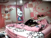 美容院气质美女老板狼假期约小鲜肉情人一起外地旅游刚进房间就如狼似虎的要啪啪,高颜值风骚美女.国语!