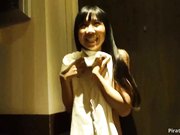 最新流出迪卡侬门事件女主角CB站中日混血妹酒店客房区脱光游走对着镜头掰下体楼梯上自慰喷水扶手当道具