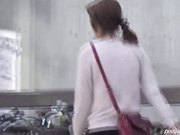 外站最新流出题材类作品长镜头拍公共场合内急的美眉们找个隐蔽处就开始放尿尿量都很足720P高清