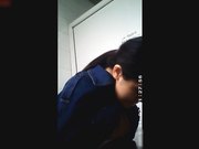 外站流出国内牛人潜入高校女厕近距离偷拍几个漂亮妹子的嫩穴