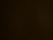 商城厕拍系列 滑冰的妹子憋不住差点尿到裤子里 门都不关了