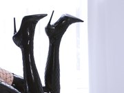 惊呆了大神级黑丝皮裤美女作品这么粗的棒子居然插入了，白衣蕾丝大长腿两个妹子互相搞啪啪真刺激720P高清