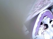 温馨钟点房喝着红牛的小青年与电话多业务有点忙的销售姐姐啪啪啪主动吃J8搞硬女上表情享受还说用力