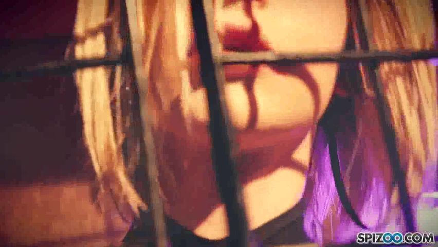 (Spizoo) Cages Emma Hix 囚禁在笼子里的金发美人