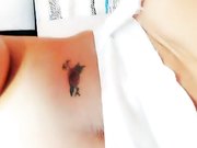 滴蜡诱惑甜允儿另类重口大秀主播，露脸白丝情趣道具激情虐阴爆菊，玩滴蜡灌肠直播喝尿，屁眼都喷水你见过吗