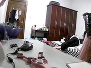 家庭摄像头破解强开TP居家内部的私密生活悲剧的两口子要行房事突然回来人了欲望少妇边看小电影边用口红自慰