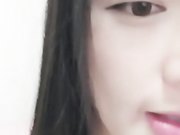 纯情少女骨子里骚，为了生活直播挣外快，露脸激情一多自慰激情插逼，浪叫呻吟想让哥哥干她第六弹