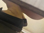 外站最新流出盗神国内某大型商城暗藏隔间TP来方便的美眉们拍脸又拍下美女很多一位妹子嘘嘘粉嫩花心尿了出来