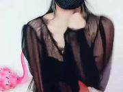 新人口罩美女主播身材苗条边跳边脱第二部 沙发上抠逼自摸呻吟诱惑 逼逼微毛粉嫩喜欢不要错过