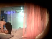 红内裤壮小伙尝试招式干苗条女友有点吃不消