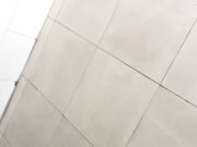 学院女厕偷拍穿靴子的妹子尿尿出来的轨迹像纯爷们