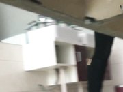 卫生间偷拍的妹子人美逼嫩说话声音温柔