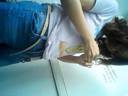 女厕近距离偷拍白短裤美眉