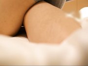 靴下绅士缌先生温柔学妹篇-小学妹太嫩不敢使劲操 穿着衣服直接无套插嫩穴 最后还是跪舔J8颜射