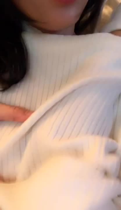 表演系小骚逼跟小哥哥的离别炮，口交足交特写自慰勾引，淫欢连篇各种姿势爆草呻吟，尽情的释放自己