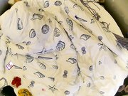 主题房俯拍大金链子小手表土豪哥性欲旺盛与阴毛茂密身材不错的妹子歇歇干干共打了5炮体格不行真受不了