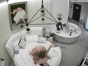 汉奸头型花白发领导大叔艳福不浅套房私会苗条气质小情人鸳鸯浴互搓洗干净回床激情啪啪啪妹子很骚说用力操我