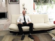 姐姐的女儿脱光了诱惑我操她