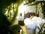 对白清晰清新房学生情侣开房美女开始装矜持后来热情似火