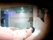 平头小哥和女朋友洗完白白干炮妹子一看就是大食货逼毛浓密要掰开才能看清里面