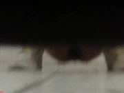 周末去网吧上网尾随几个妹子进女厕偷窥距离太近了差点被妹子发现