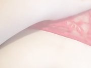 制服黑丝露脸妍馨的内内，身材不错逼逼还很嫩，道具插入还能喷水