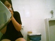 健身俱乐部偷拍来跳健美操的少妇有几个身材还可以